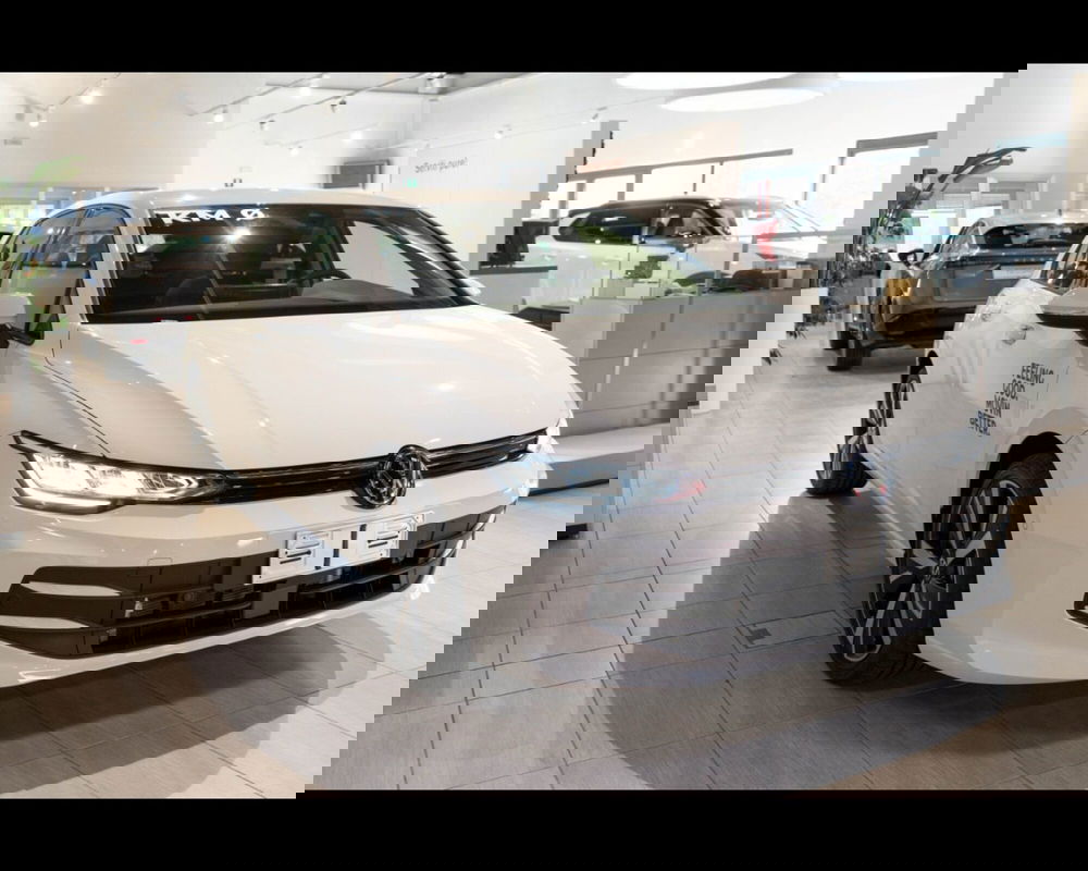 Volkswagen Golf nuova a Treviso (7)