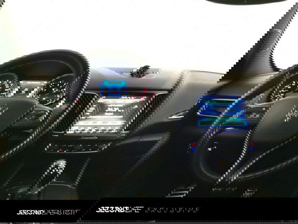 Maserati Levante usata a Chieti (11)