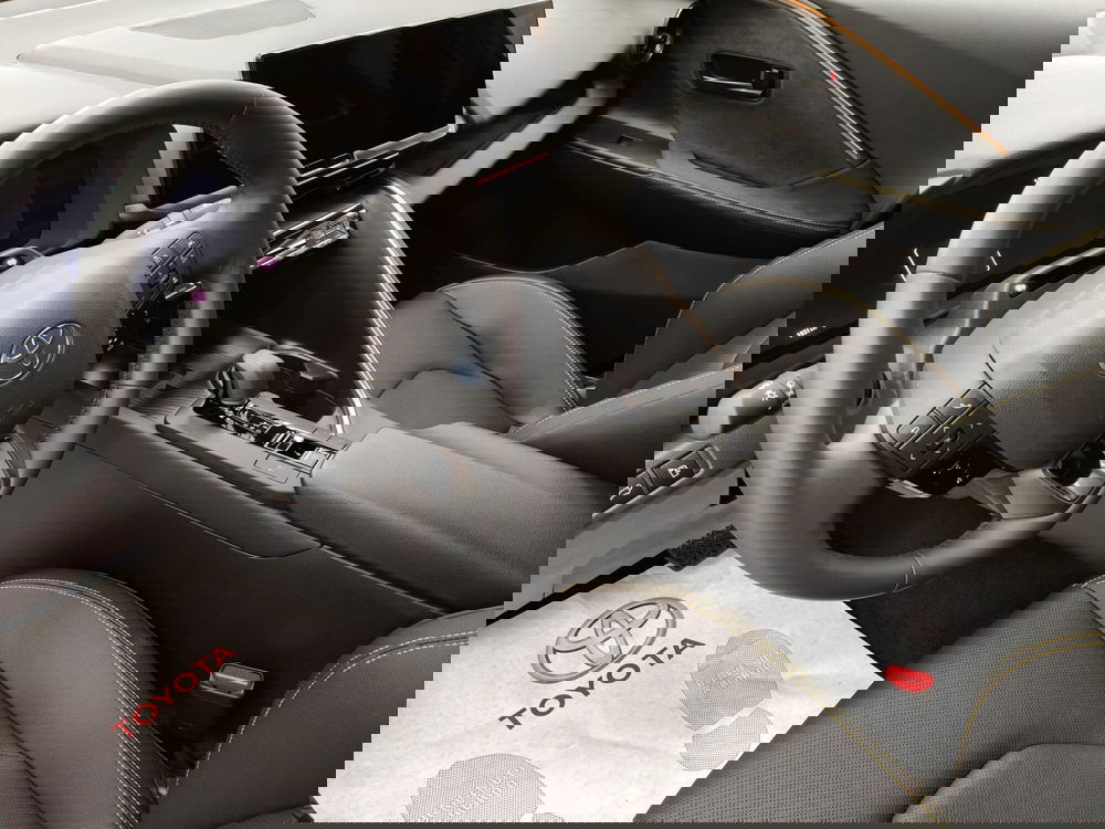 Toyota Toyota C-HR usata a Roma (12)