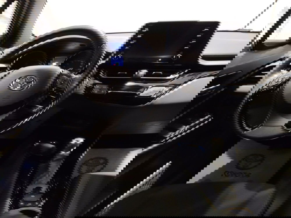 Toyota Toyota C-HR usata a Roma (10)