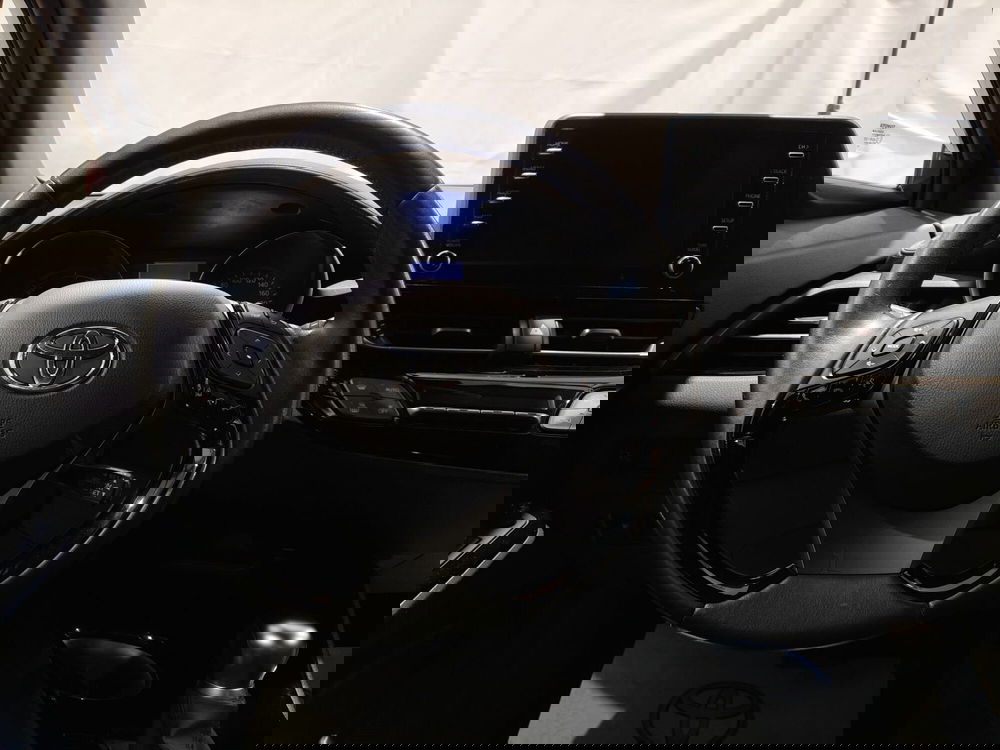 Toyota Toyota C-HR usata a Roma (11)