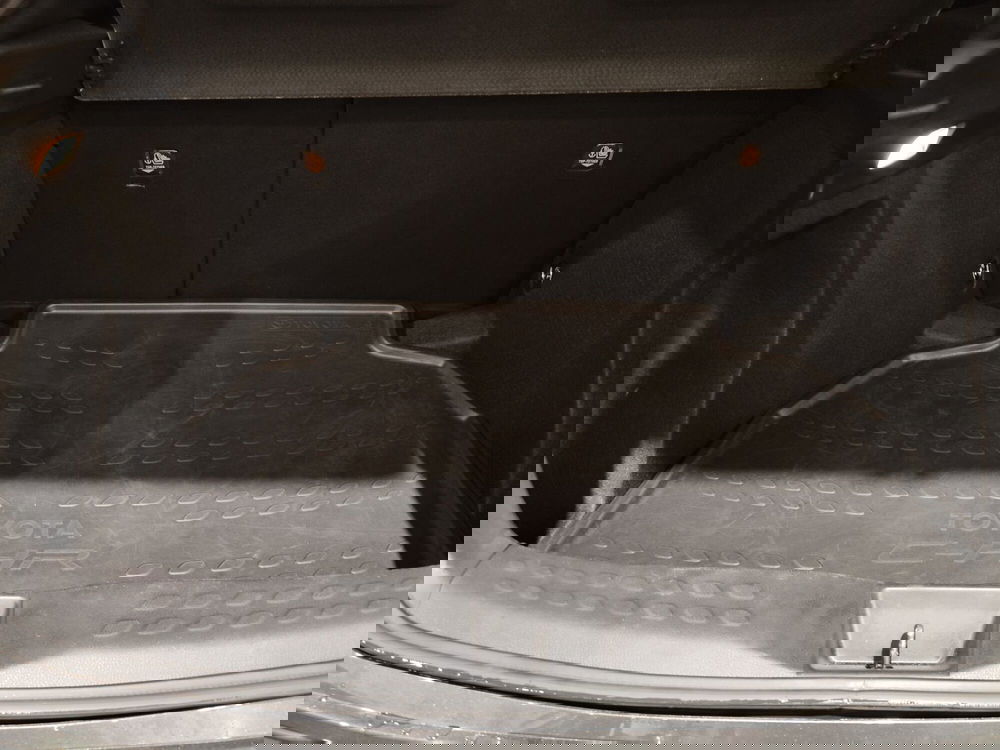 Toyota Toyota C-HR usata a Roma (13)