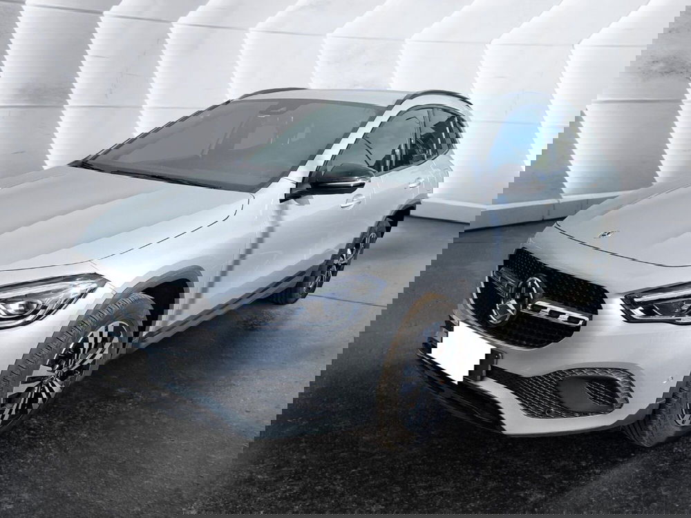 Mercedes-Benz GLA SUV usata a Salerno