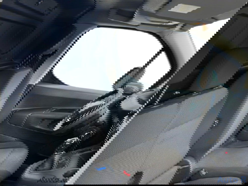 Peugeot Partner Furgone usata a Potenza (9)