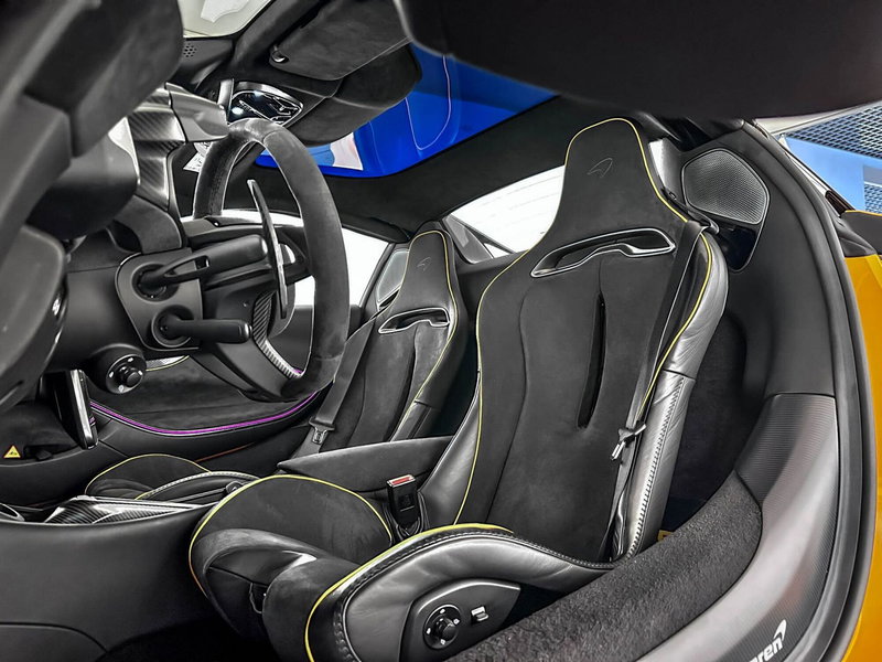 McLaren Artura Cabrio usata a Milano (10)