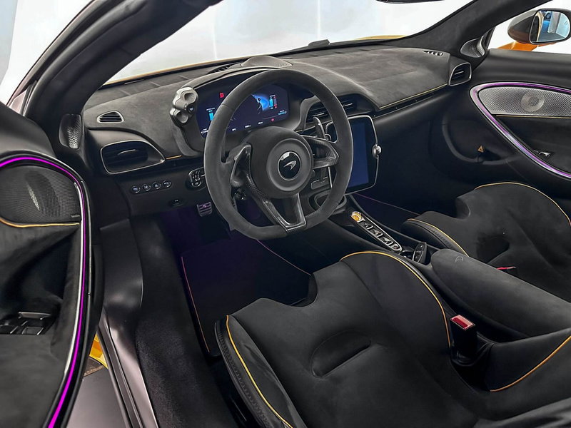 McLaren Artura Cabrio usata a Milano (11)