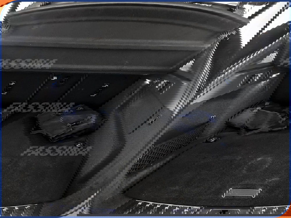 Jaguar F-Pace usata a Milano (12)