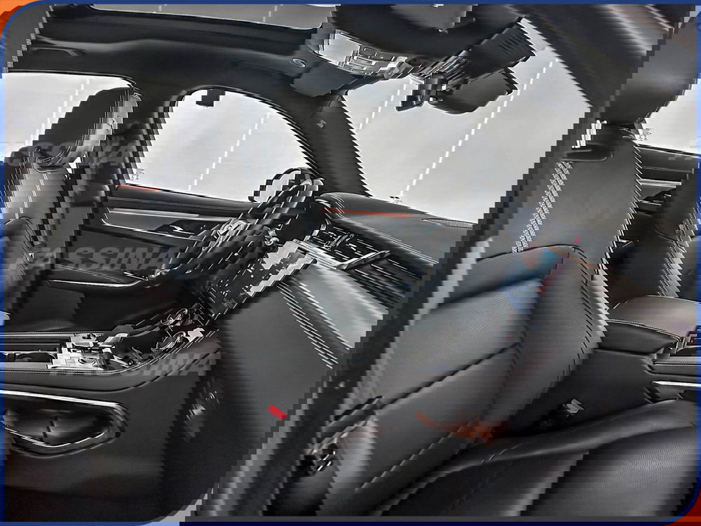 Jaguar F-Pace usata a Milano (14)