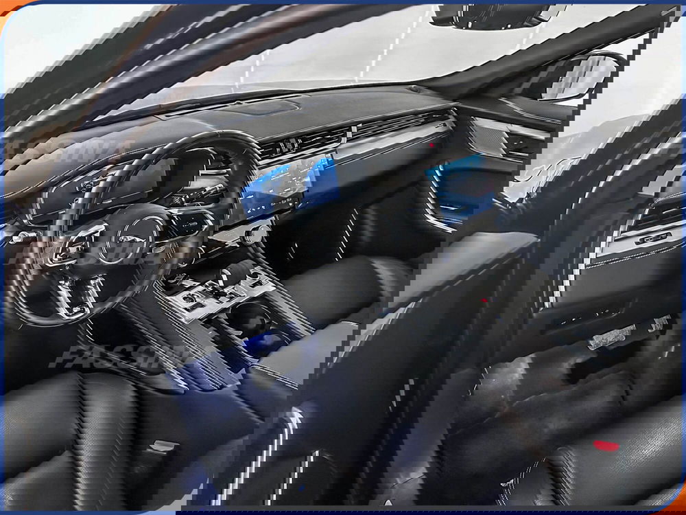 Jaguar F-Pace usata a Milano (9)