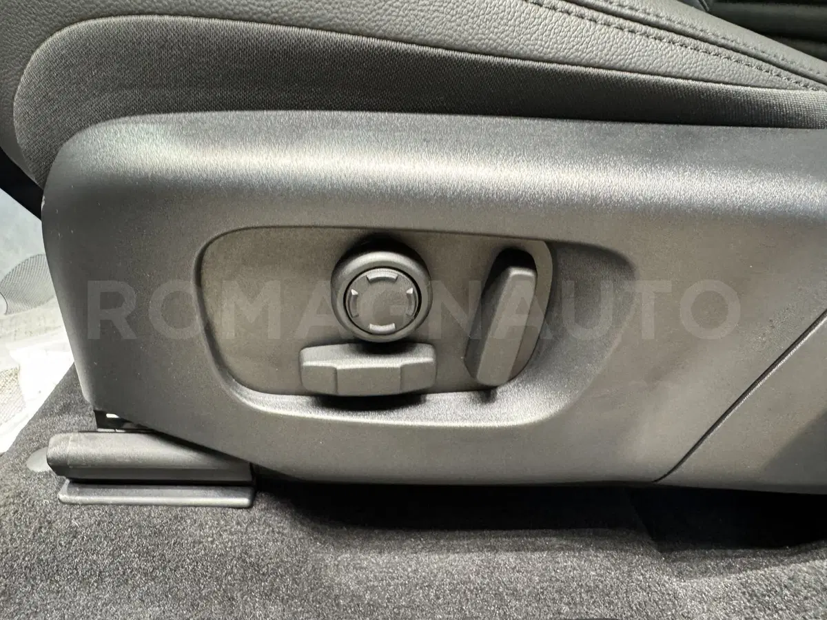 Land Rover Discovery Sport usata a Forlì-Cesena (6)