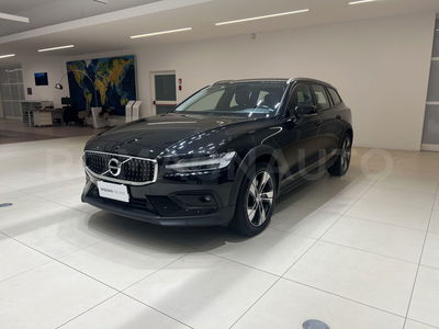 Volvo V60 Cross Country D4 AWD Geartronic Plus del 2020 usata a Forli&#039;