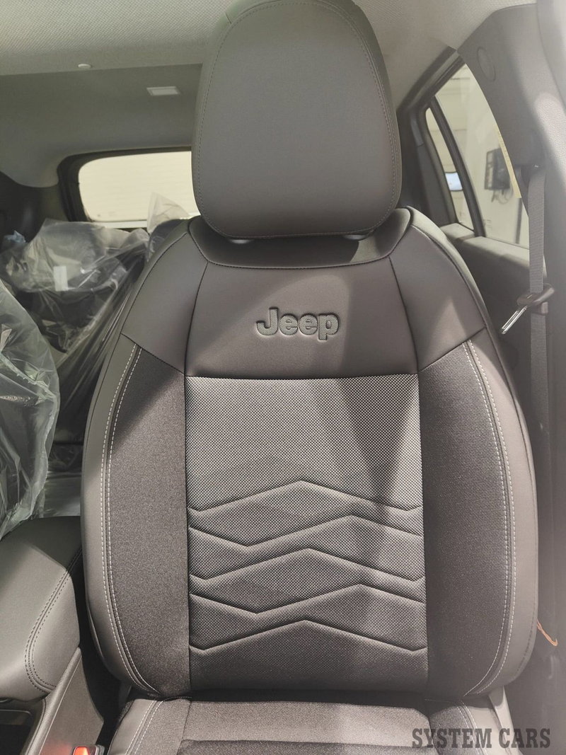 Jeep Avenger nuova a Varese (10)