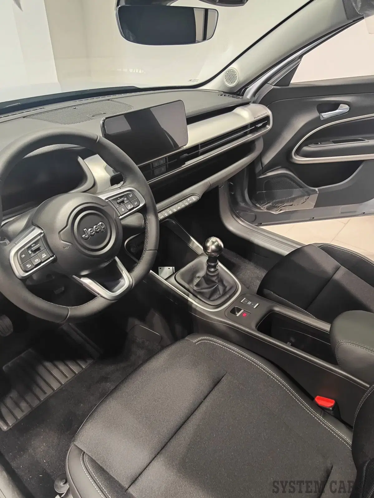 Jeep Avenger nuova a Varese (12)