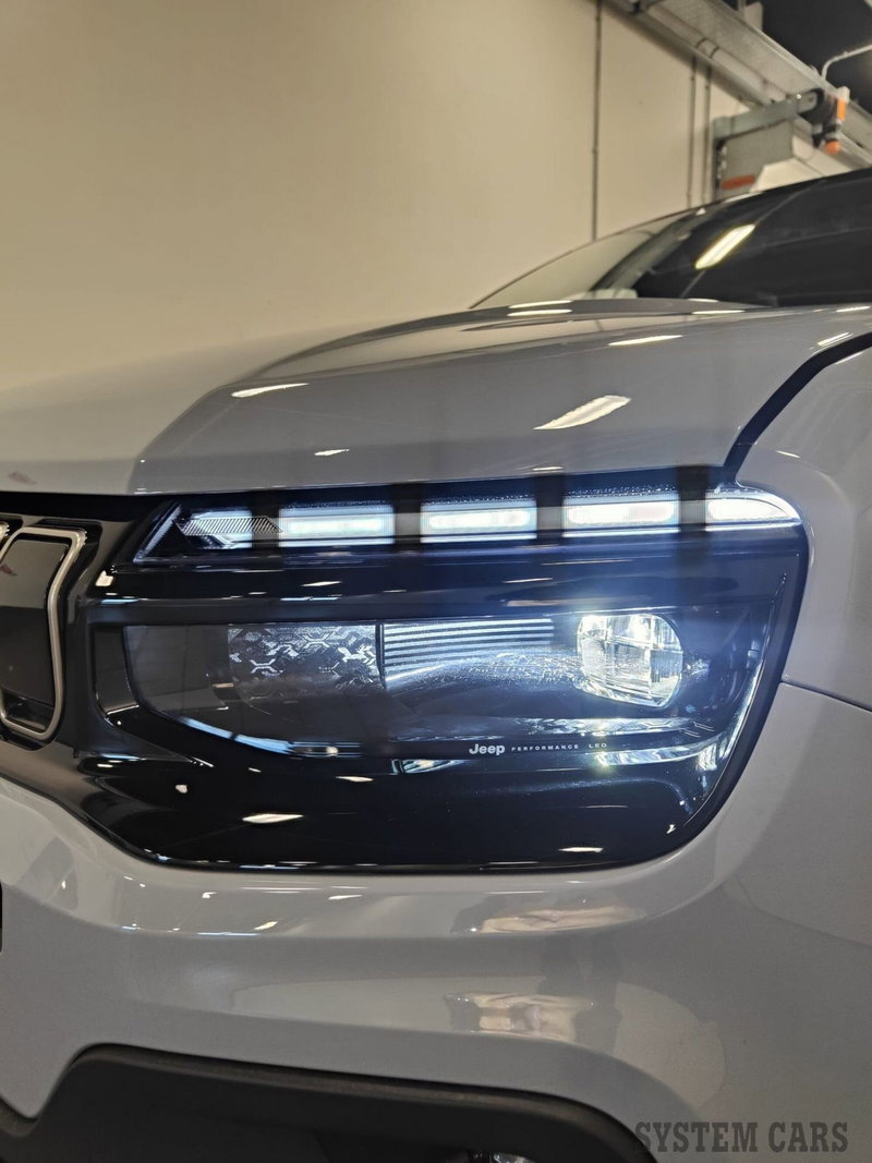 Jeep Avenger nuova a Varese (3)