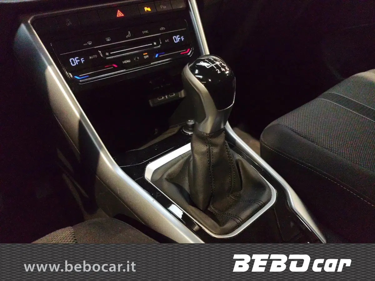 Volkswagen T-Roc usata a Torino (17)