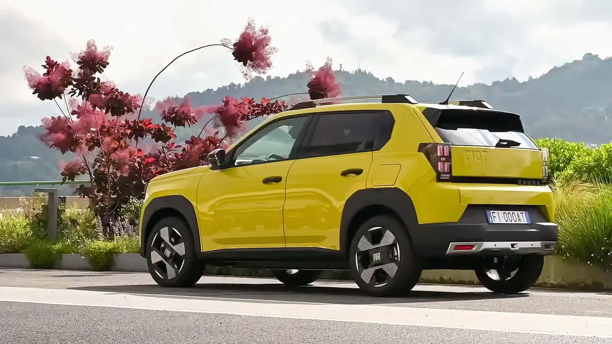 Fiat Grande Panda nuova a Caserta (4)