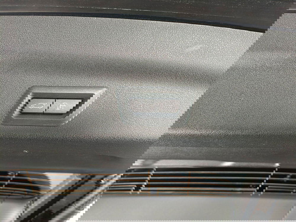 BMW iX1 usata a Ascoli Piceno (15)