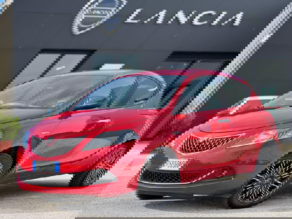 Lancia Ypsilon usata a Matera