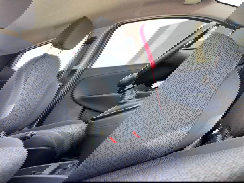 Lancia Ypsilon usata a Matera (18)