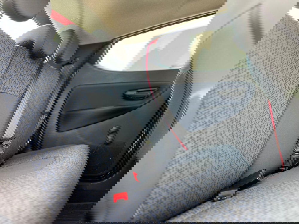 Lancia Ypsilon usata a Matera (19)