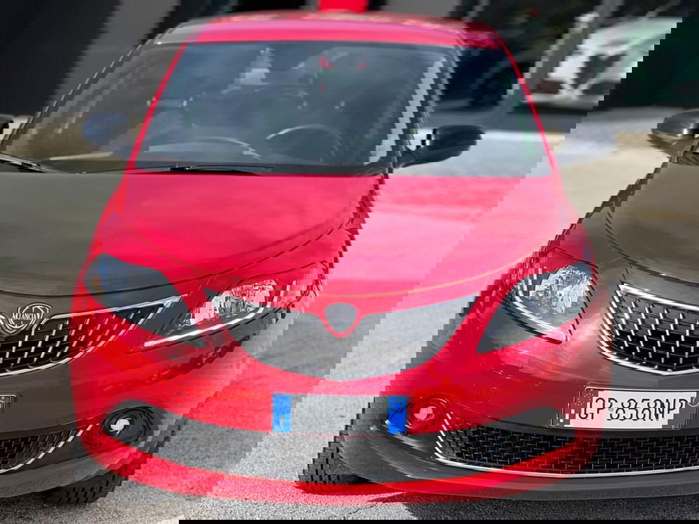 Lancia Ypsilon usata a Matera (3)