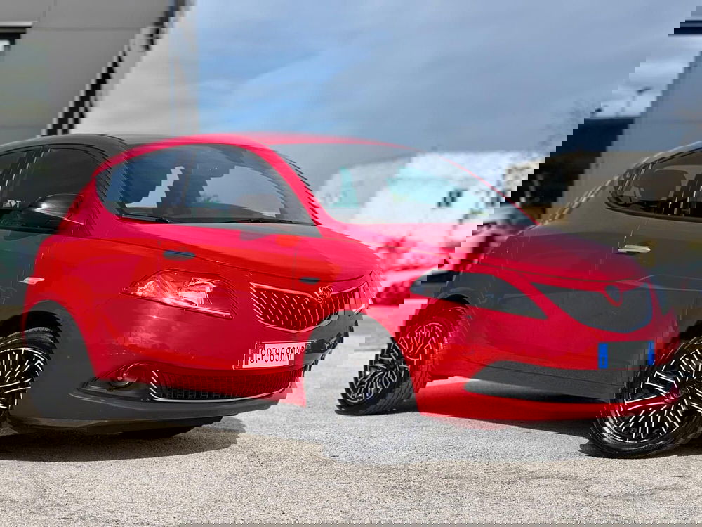 Lancia Ypsilon usata a Matera (4)