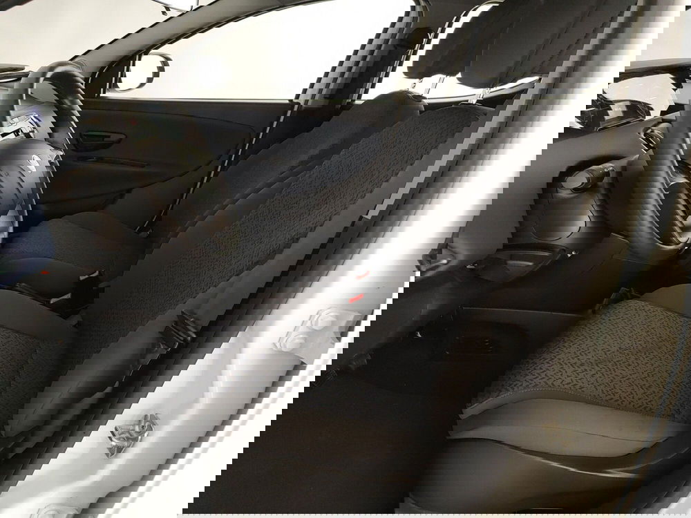 Lancia Ypsilon usata a Caserta (17)