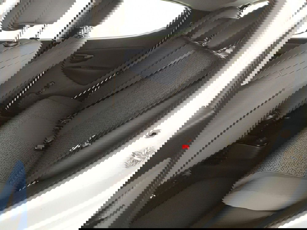 Lancia Ypsilon usata a Caserta (19)