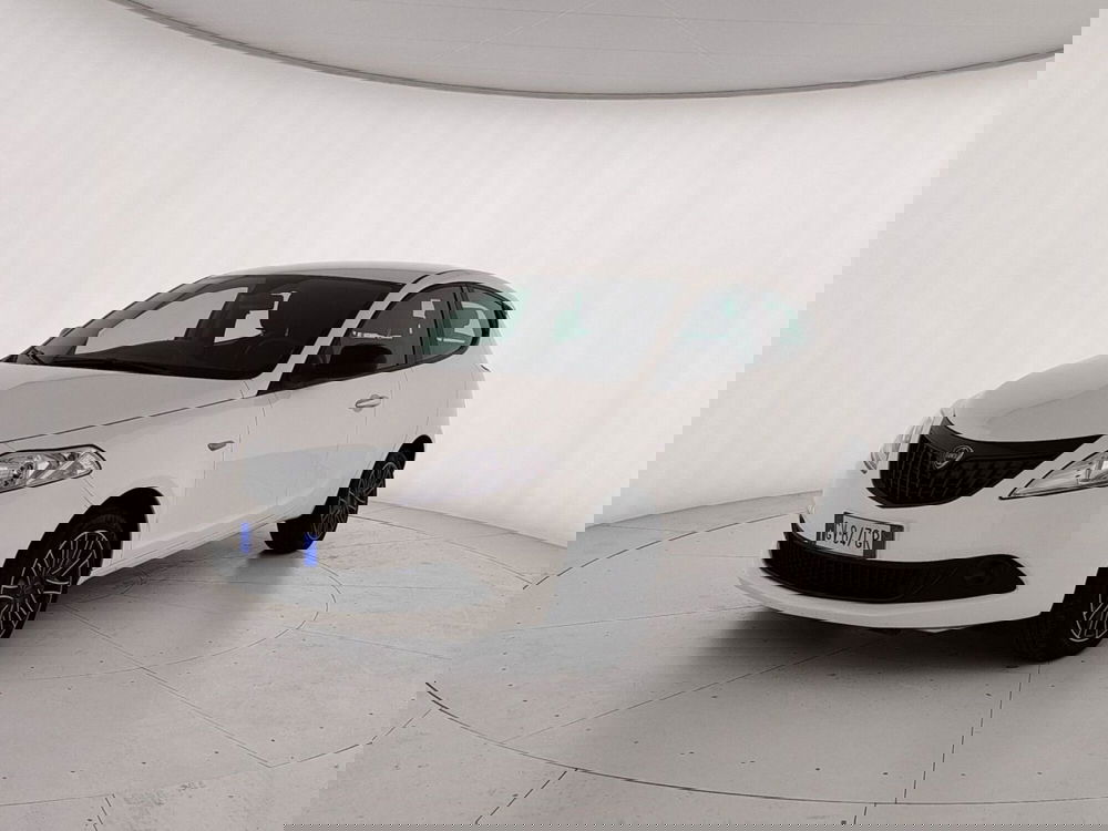 Lancia Ypsilon usata a Caserta (3)