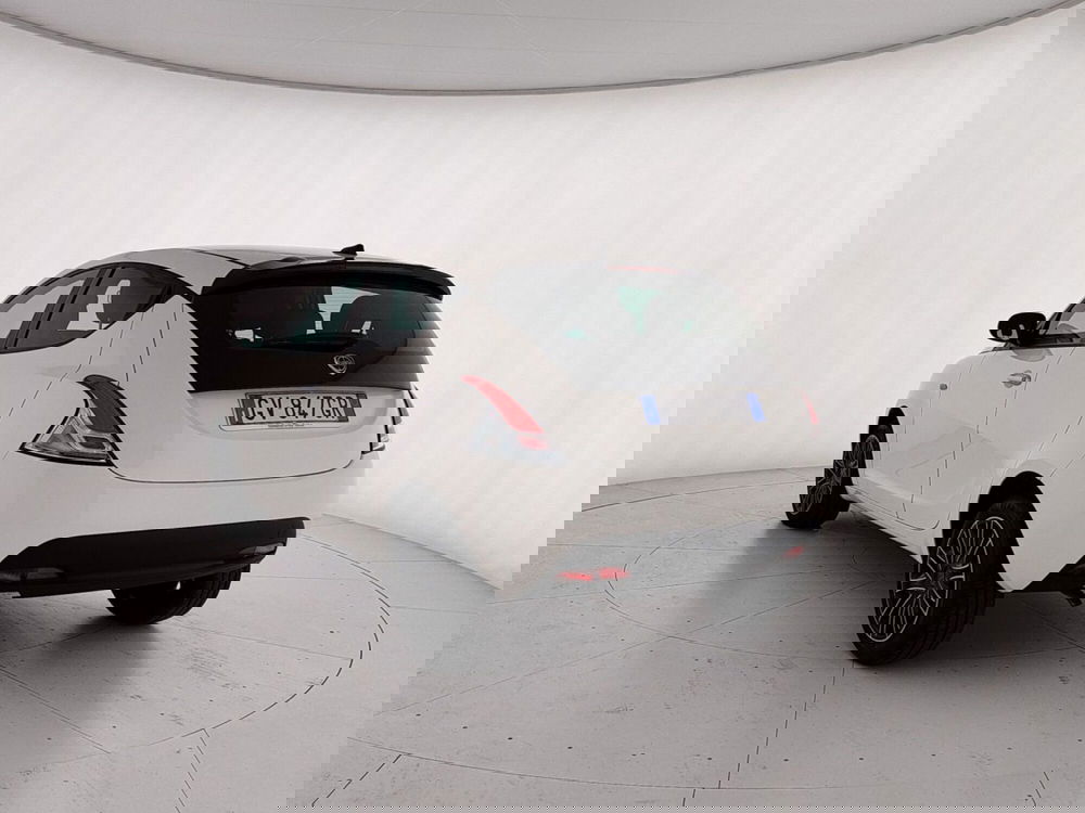 Lancia Ypsilon usata a Caserta (4)