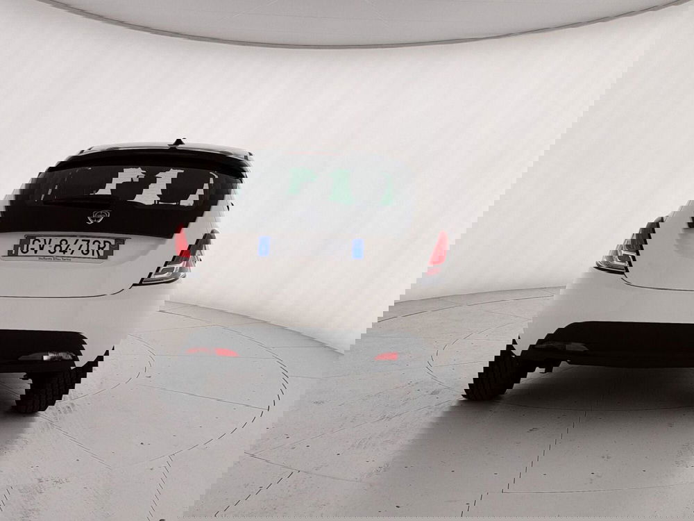 Lancia Ypsilon usata a Caserta (5)