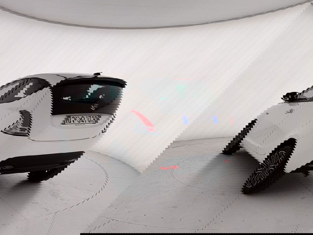 Lancia Ypsilon usata a Caserta (9)