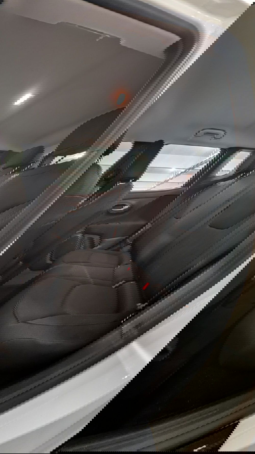 Jeep Renegade usata a Milano (13)