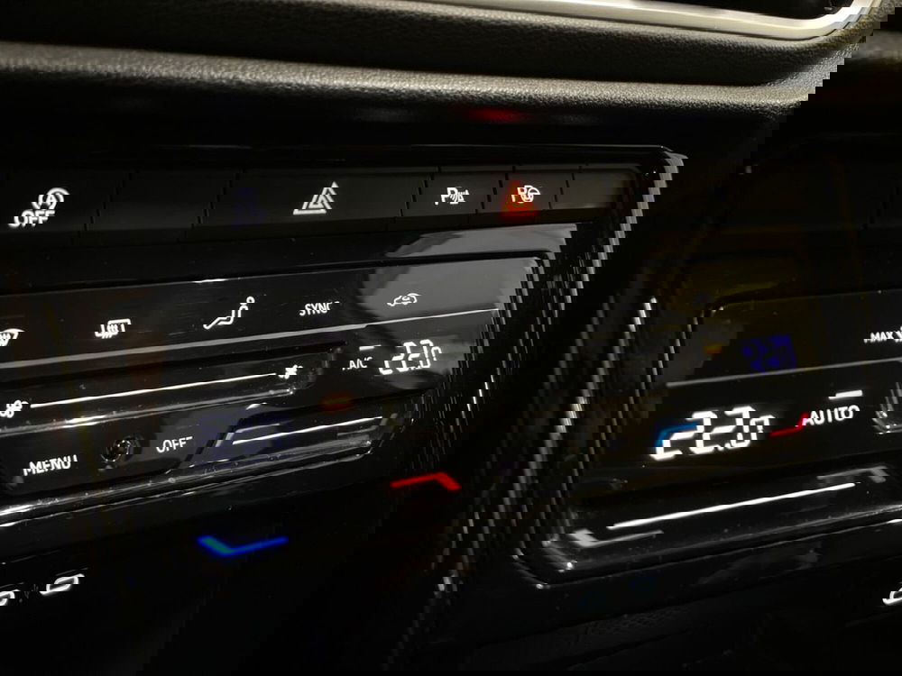 Volkswagen T-Roc usata a Prato (15)