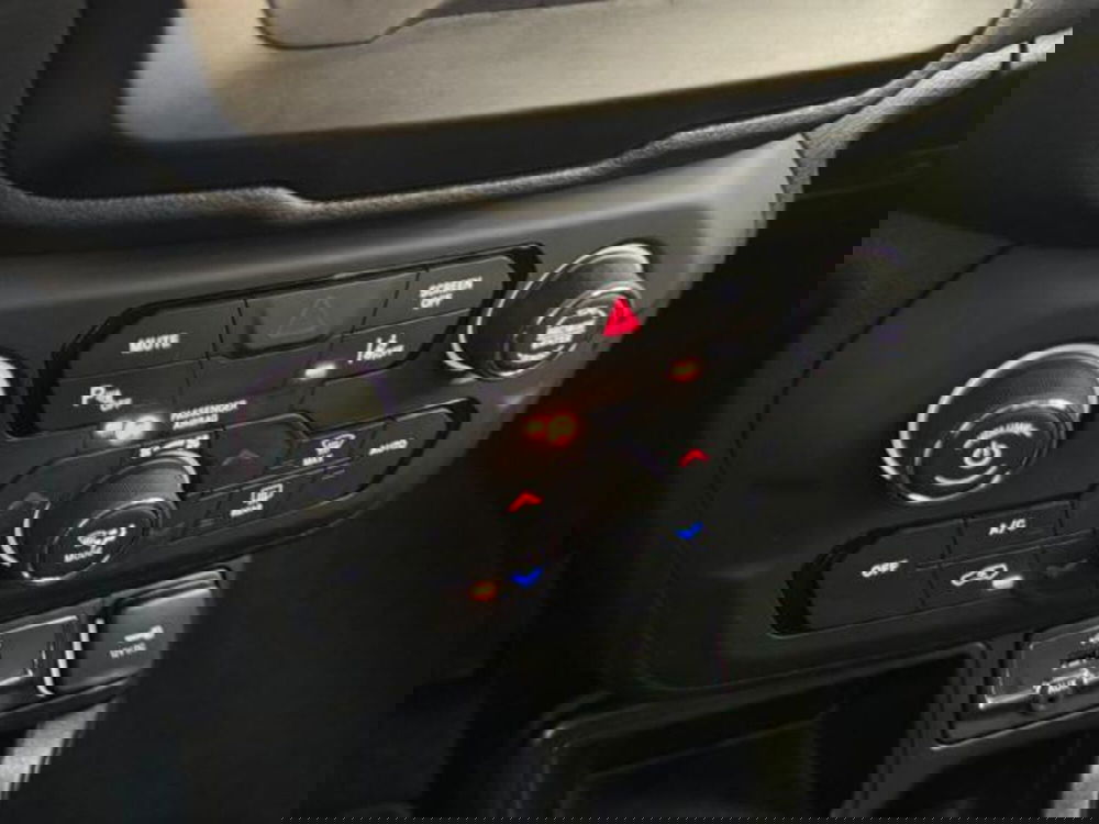 Jeep Renegade usata a Como (16)