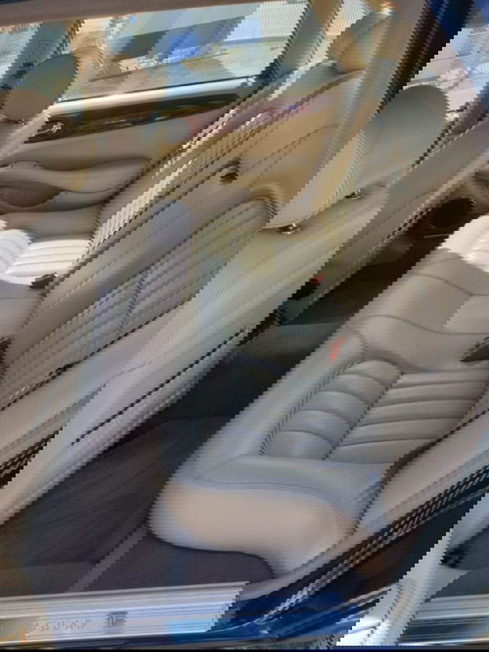 Jaguar XJ usata a Pesaro-Urbino (11)