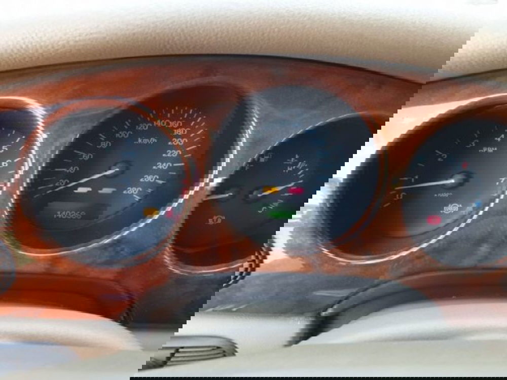 Jaguar XJ usata a Pesaro-Urbino (14)