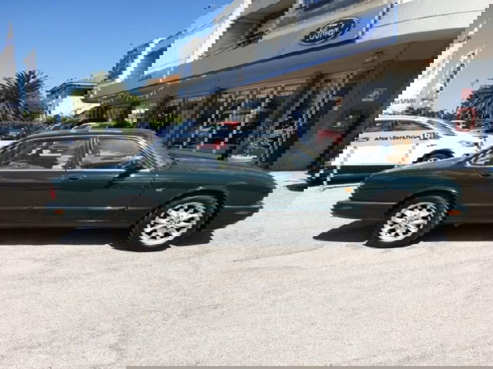 Jaguar XJ usata a Pesaro-Urbino (8)
