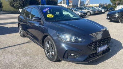 Ford Focus Station Wagon 1.0 EcoBoost Hybrid 125 CV SW ST-Line del 2021 usata a Fano