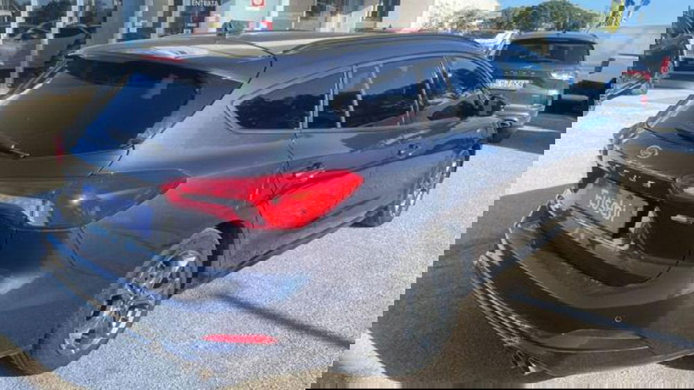 Ford Focus Station Wagon usata a Pesaro-Urbino (7)