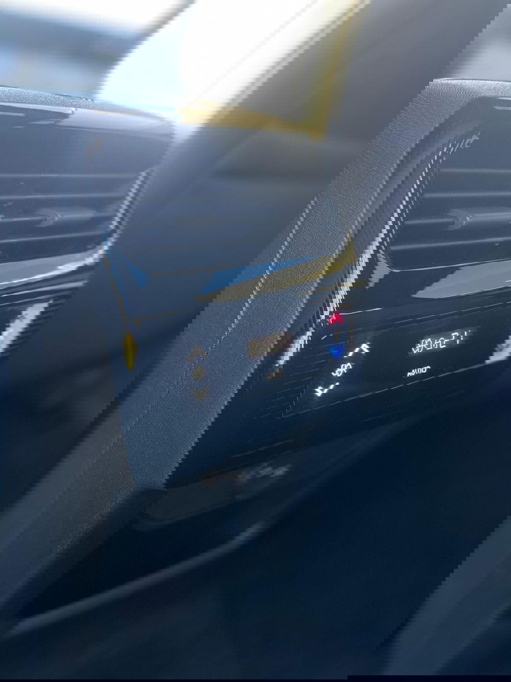 Peugeot 5008 nuova a Sassari (12)