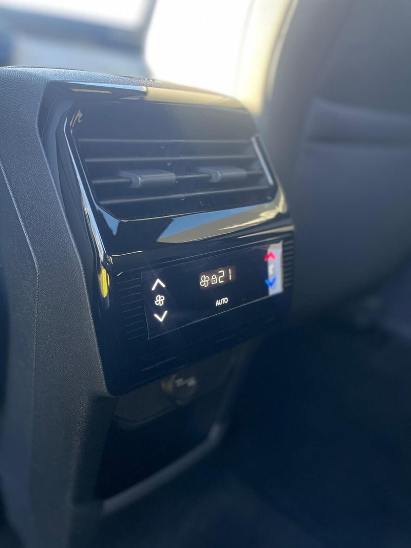 Peugeot 5008 nuova a Sassari (12)