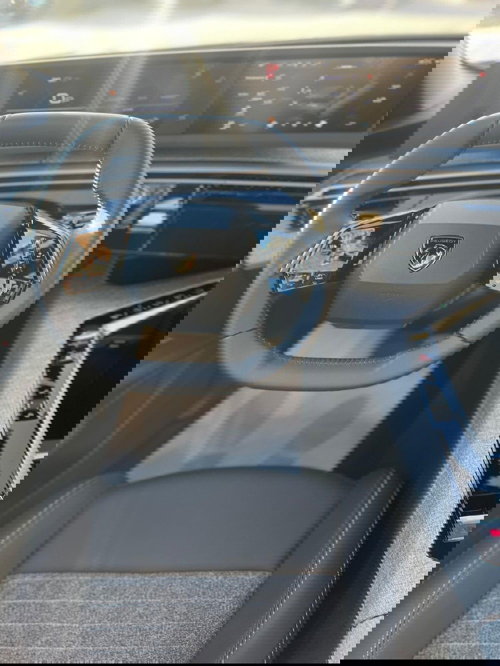 Peugeot 5008 nuova a Sassari (16)