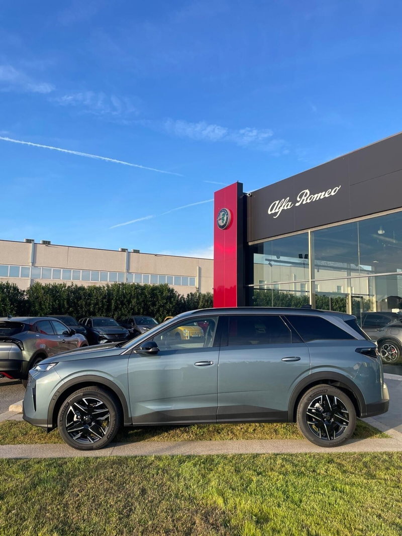 Peugeot 5008 nuova a Sassari (9)