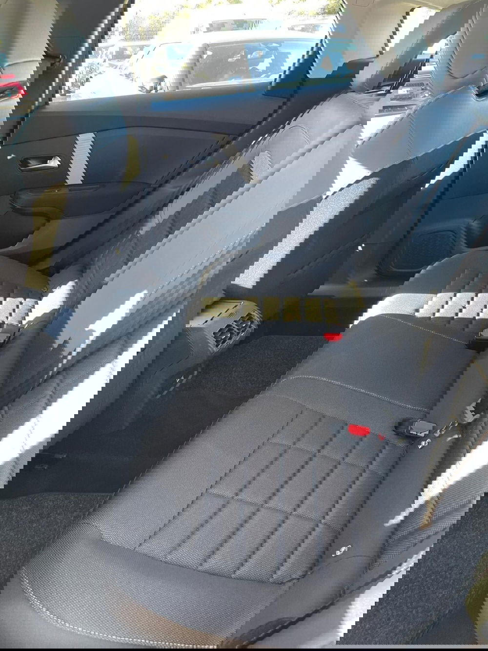 Citroen C4 nuova a Sassari (12)