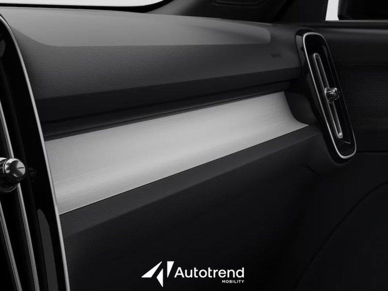 Volvo XC40 usata a Bari (13)