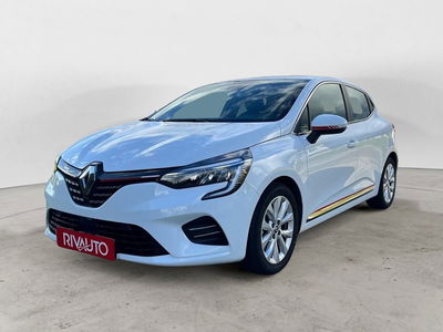 Renault Clio Full Hybrid E-Tech 140 CV 5 porte Intens del 2022 usata a Erba