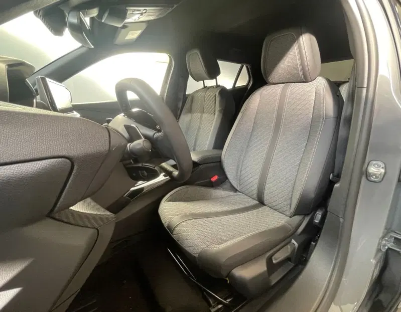Peugeot 2008 nuova a Ferrara (12)