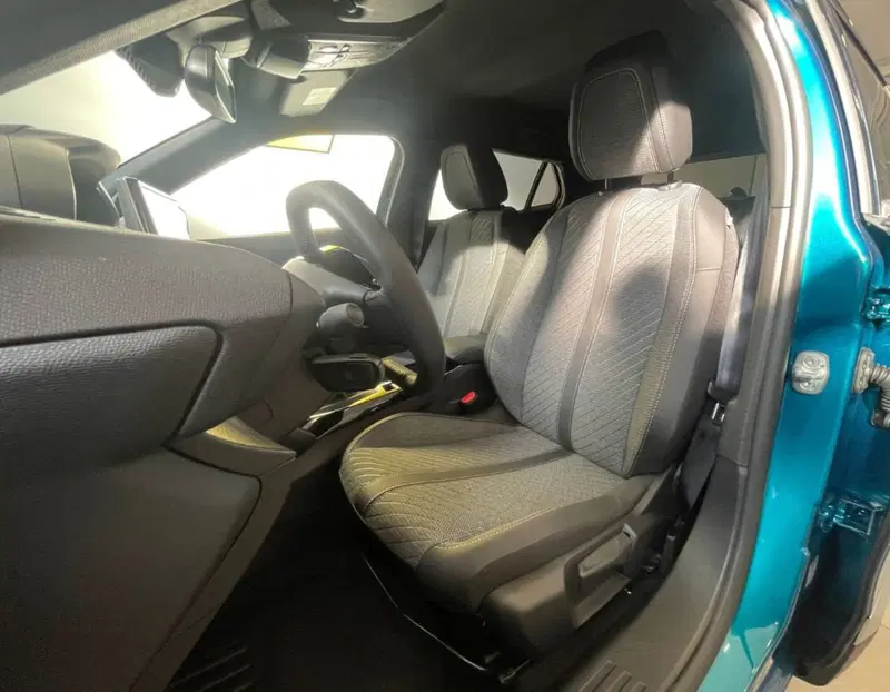 Peugeot 2008 nuova a Ferrara (12)