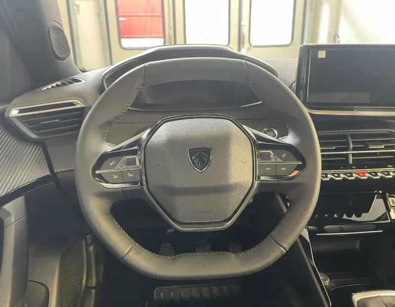 Peugeot 2008 nuova a Ferrara (8)